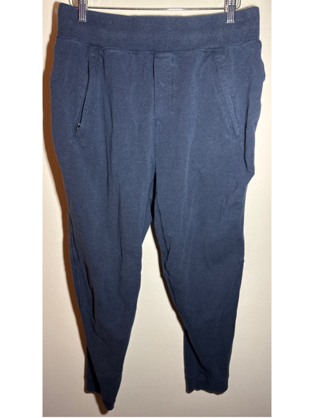Men's Lululemon Joggers Pants Size L Blue inseam 27”